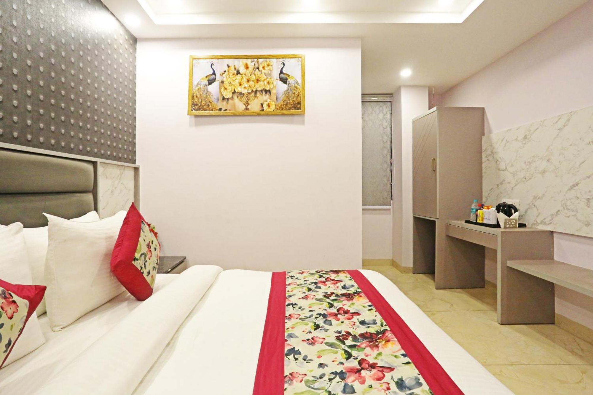 Hotel Mayfair Just A Minute Away From New Delhi Railway Station And Connaught Place Buitenkant foto