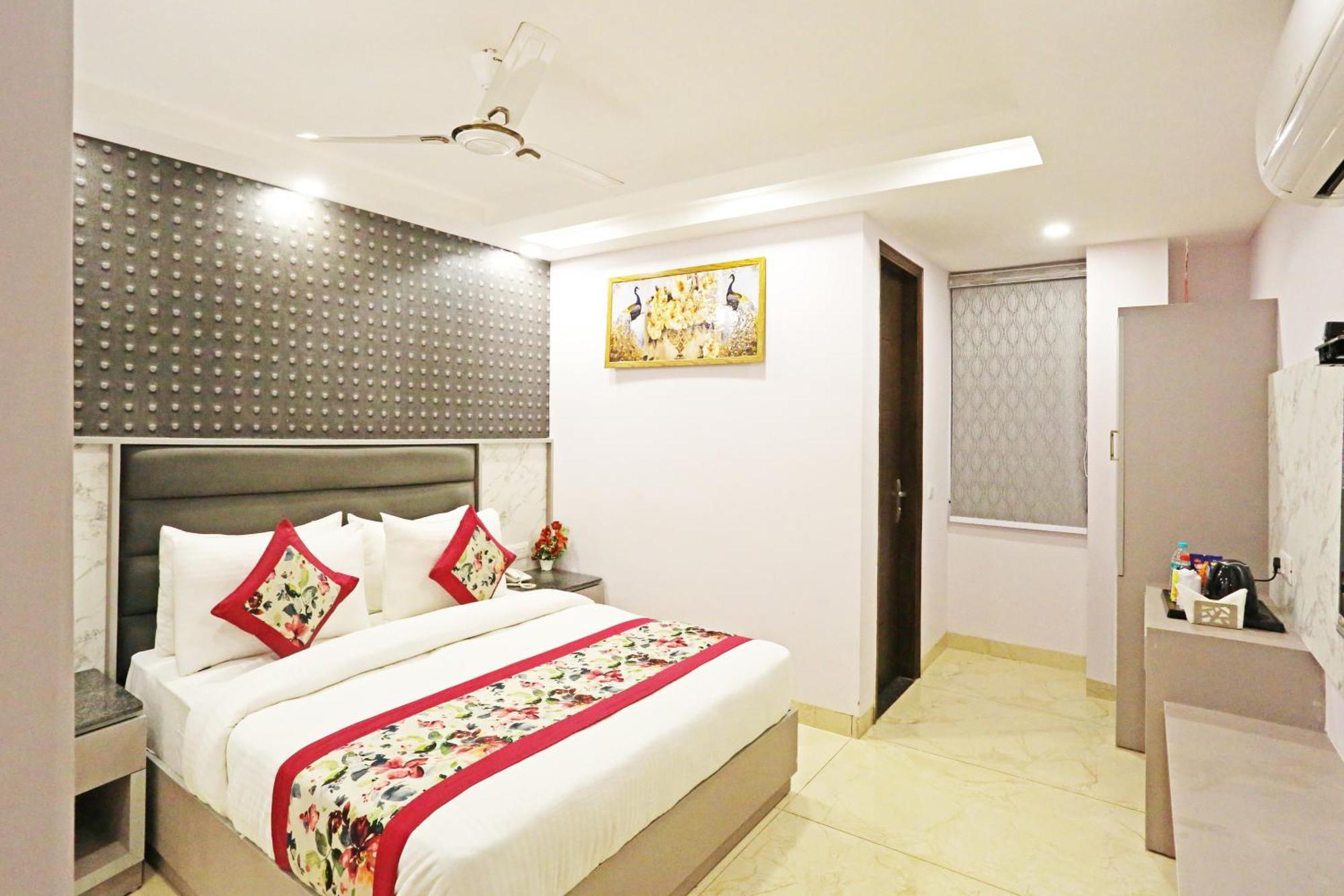 Hotel Mayfair Just A Minute Away From New Delhi Railway Station And Connaught Place Buitenkant foto