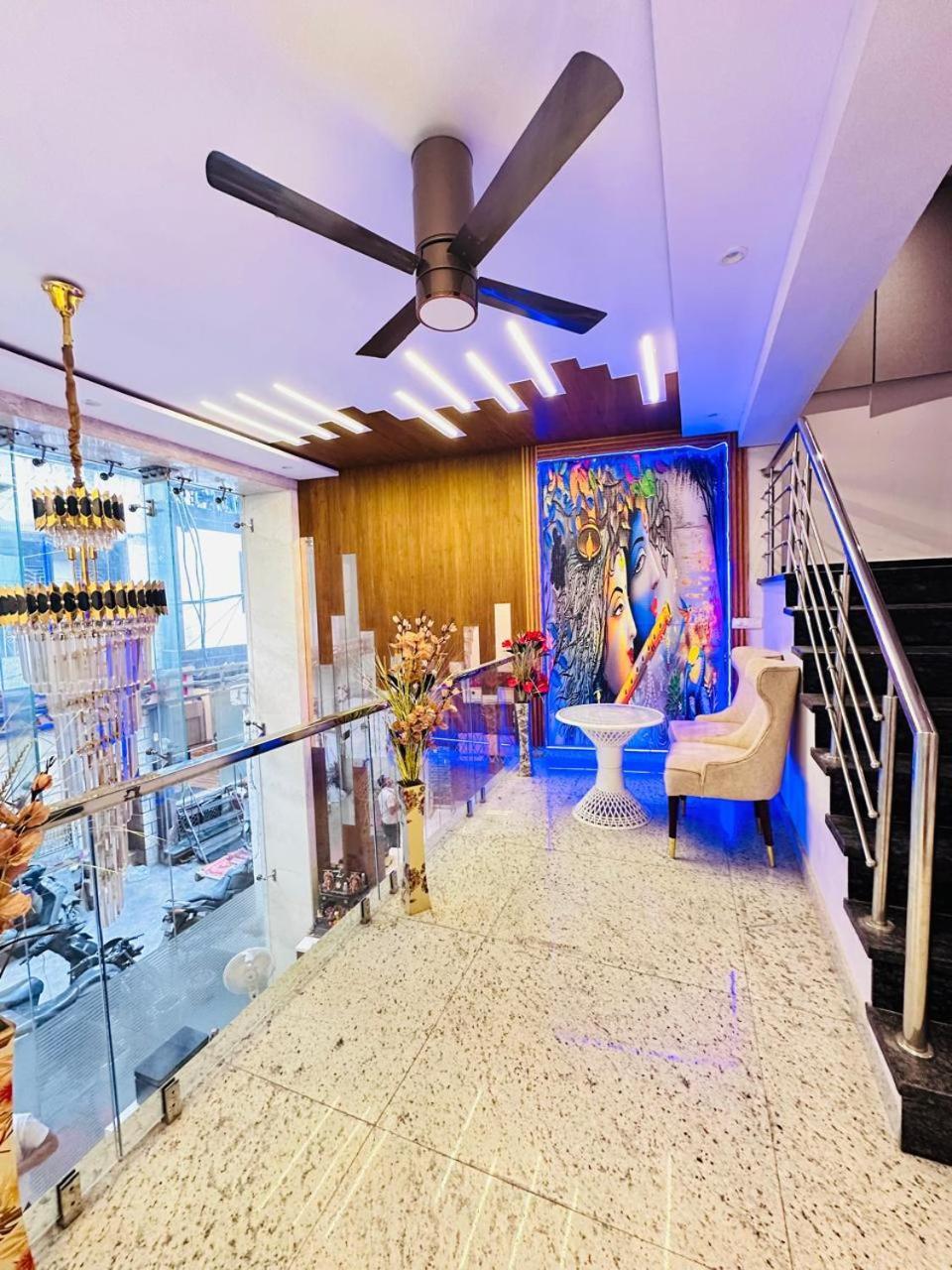 Hotel Mayfair Just A Minute Away From New Delhi Railway Station And Connaught Place Buitenkant foto