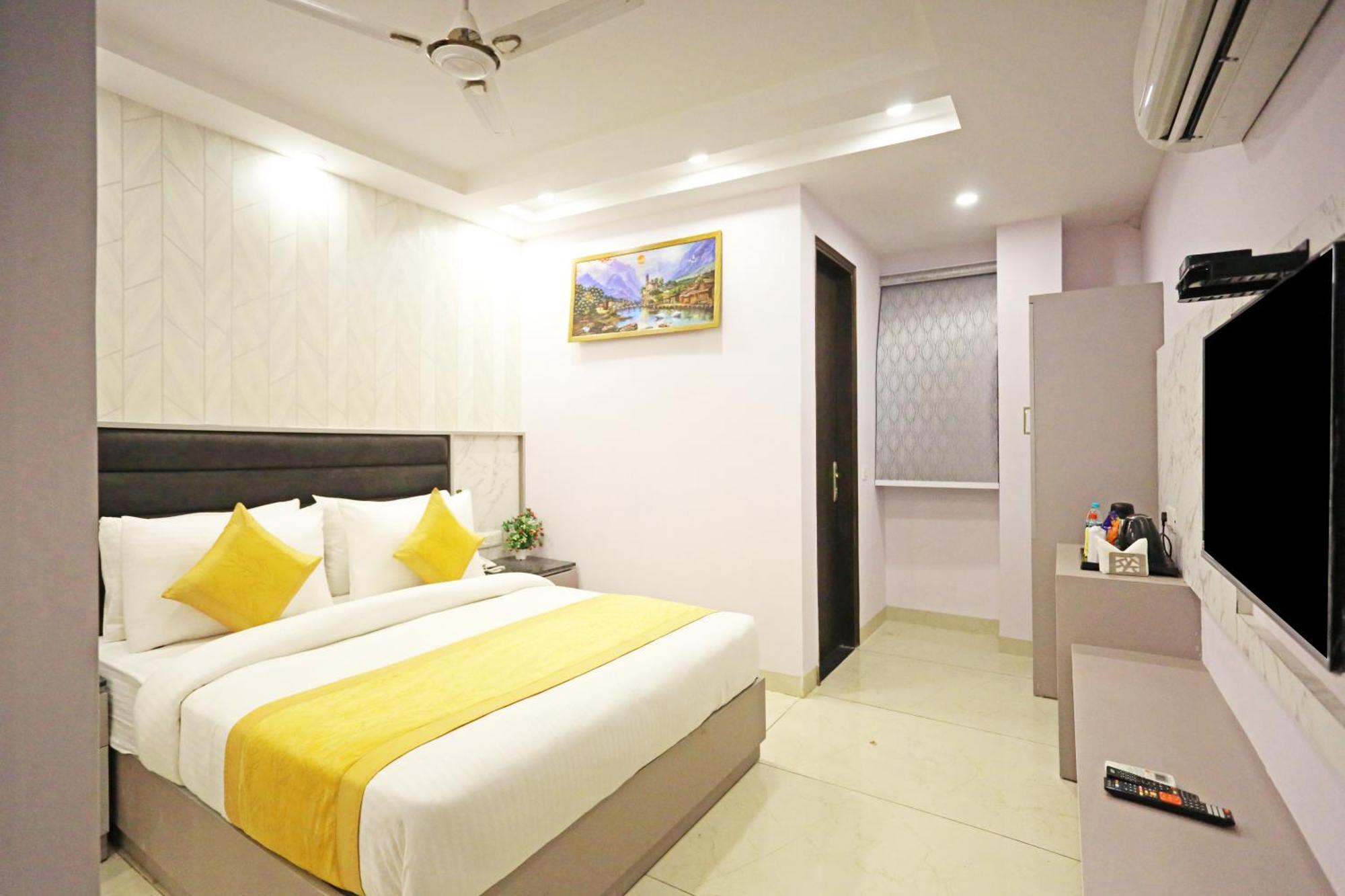 Hotel Mayfair Just A Minute Away From New Delhi Railway Station And Connaught Place Buitenkant foto
