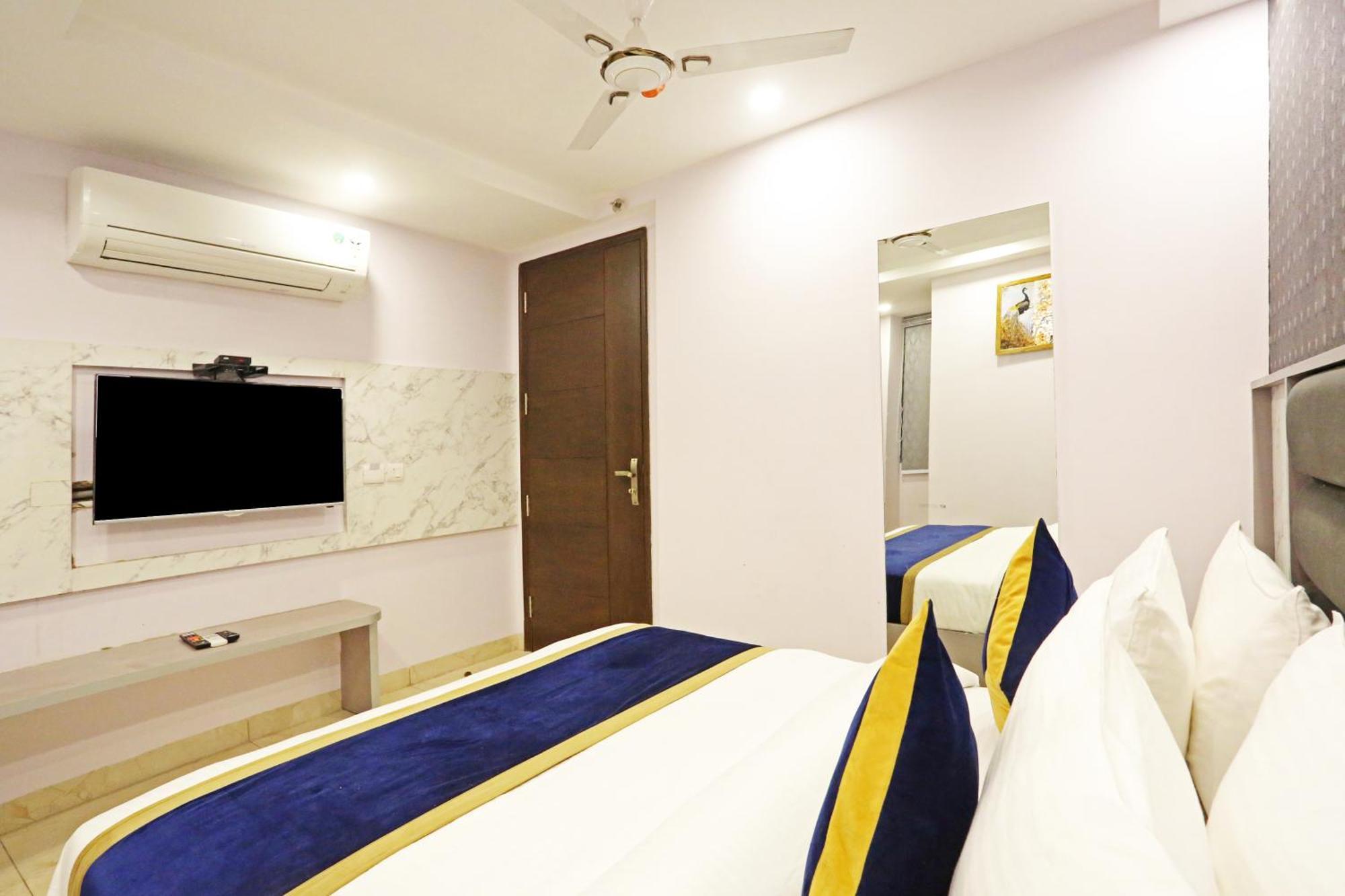 Hotel Mayfair Just A Minute Away From New Delhi Railway Station And Connaught Place Buitenkant foto